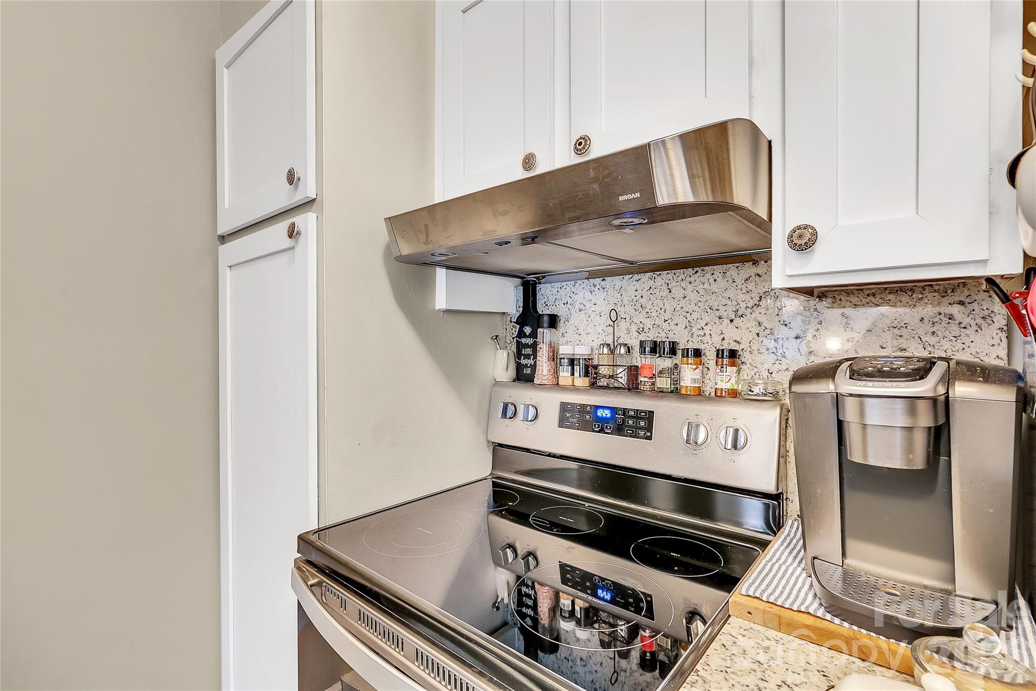 8073 Charter Oak Lane — Charlotte