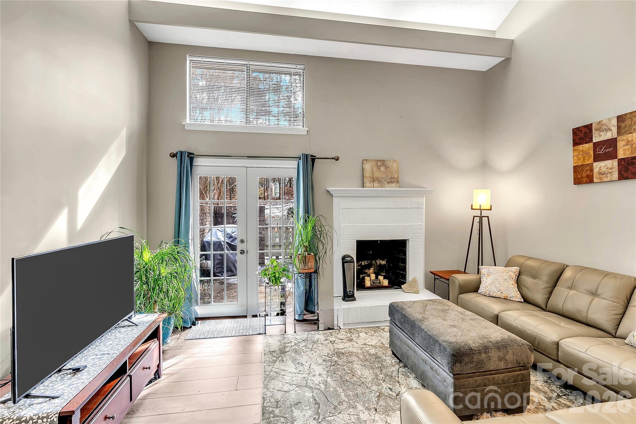 8073 Charter Oak Lane — Charlotte