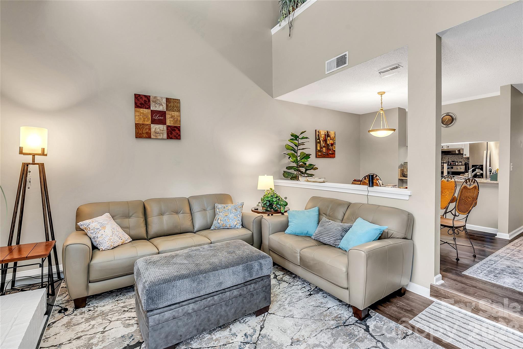8073 Charter Oak Lane — Charlotte