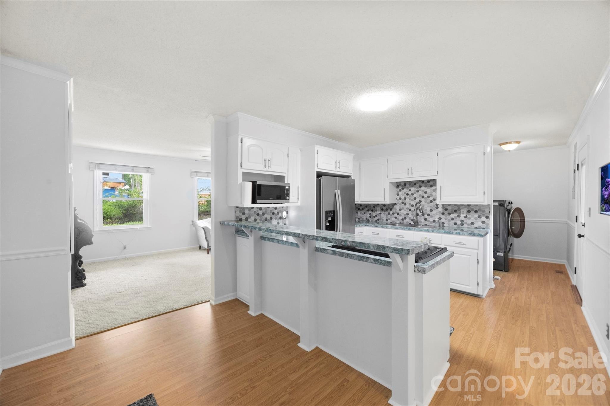 611 W Lewis Street — Dallas