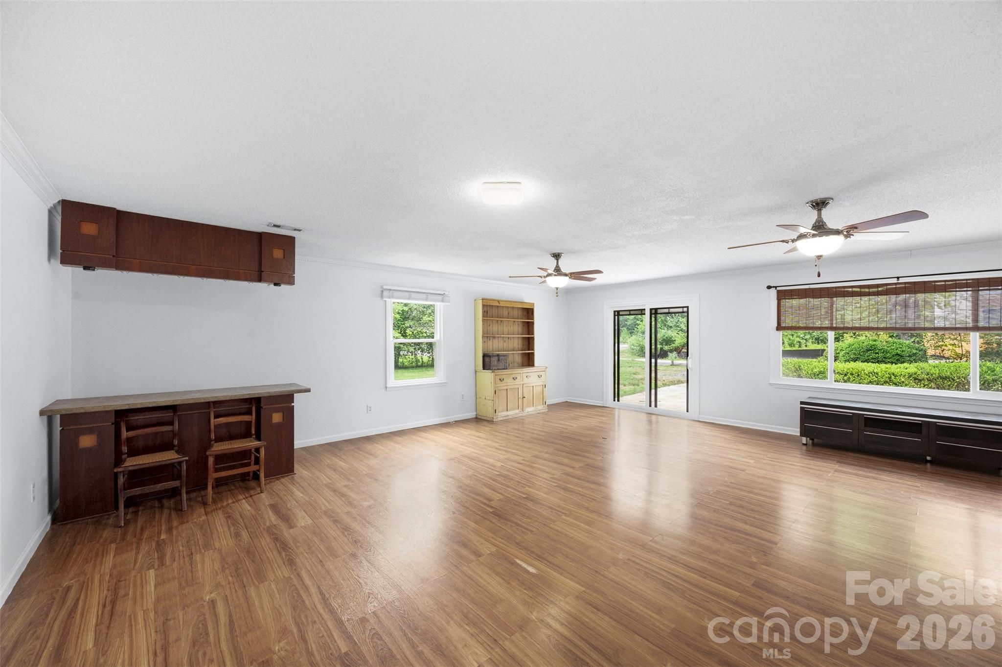 611 W Lewis Street — Dallas