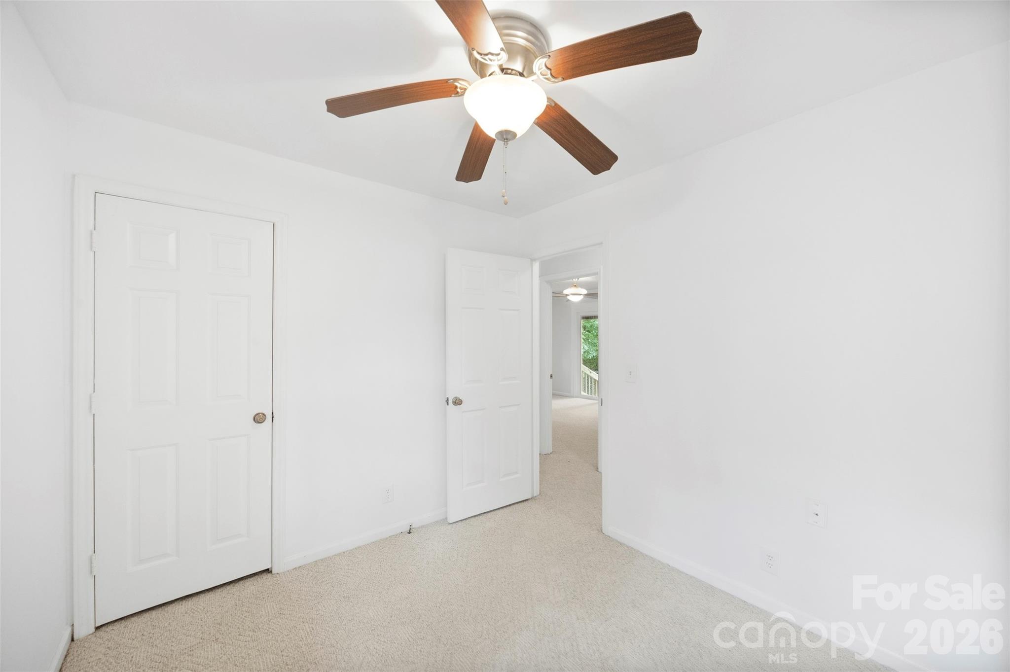 611 W Lewis Street — Dallas