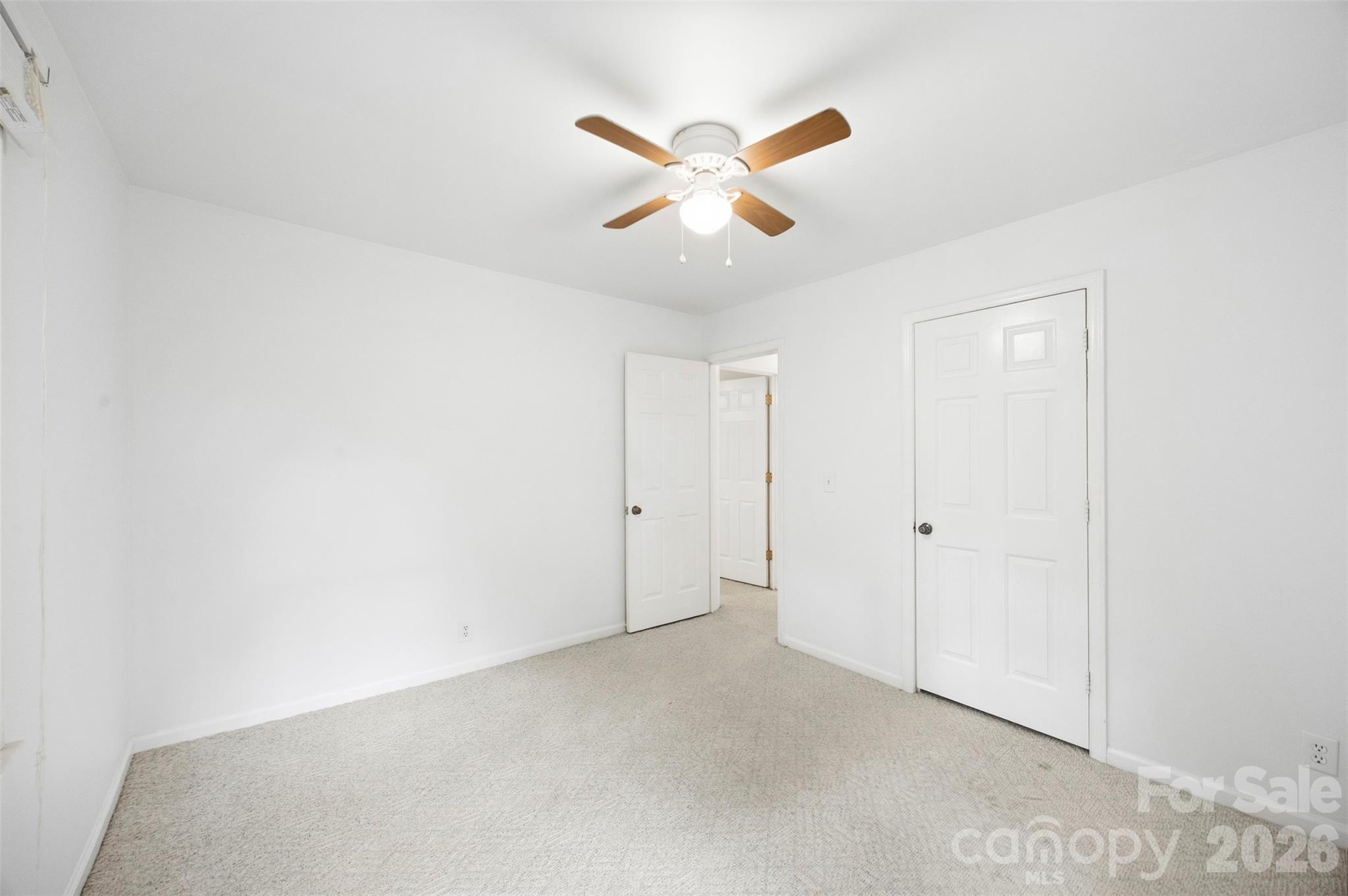 611 W Lewis Street — Dallas