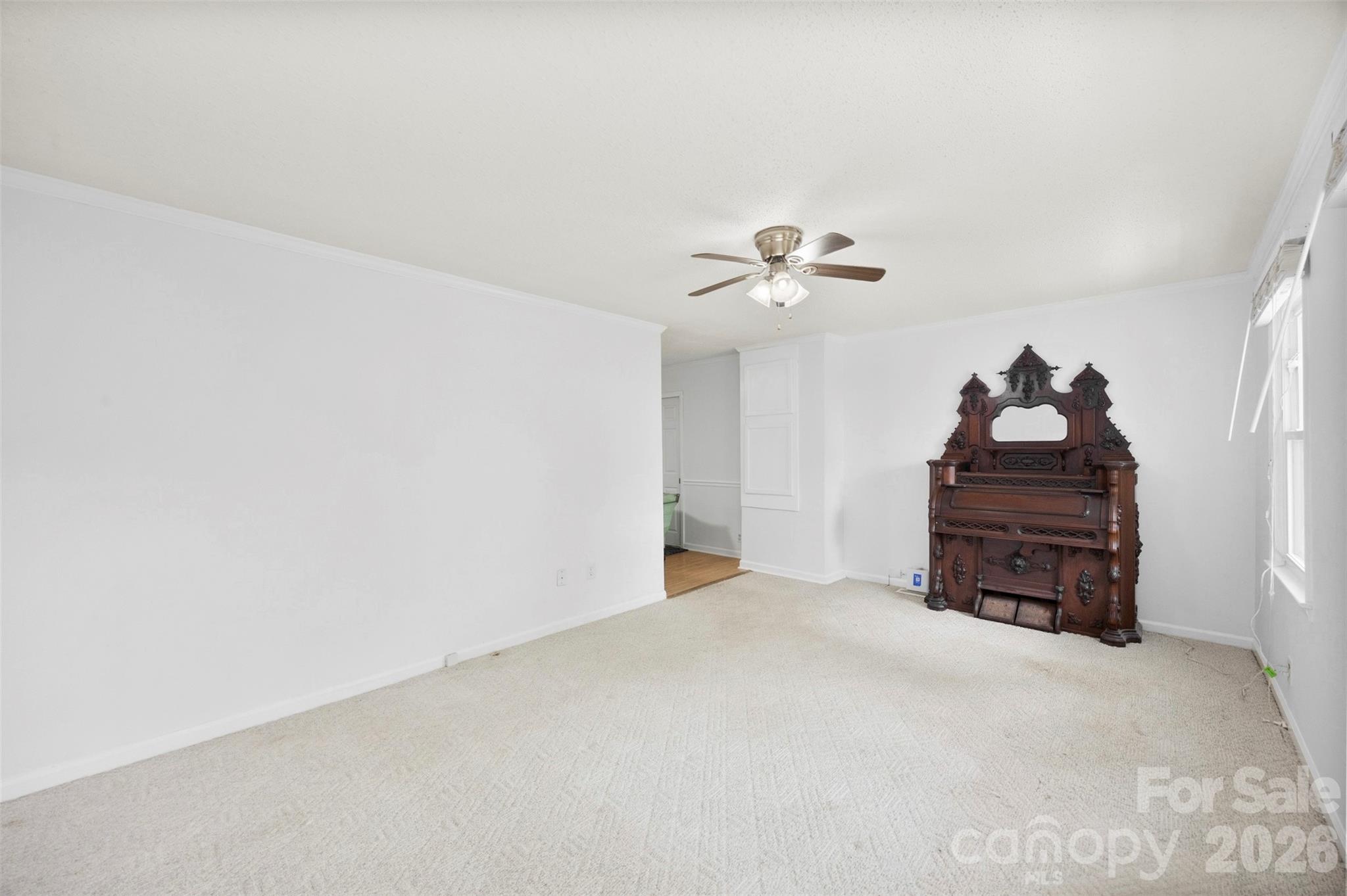 611 W Lewis Street — Dallas