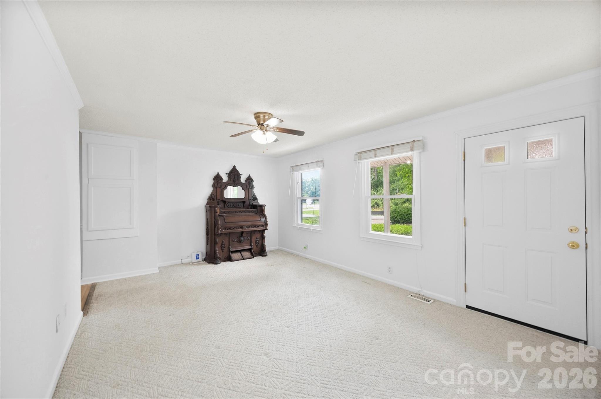 611 W Lewis Street — Dallas