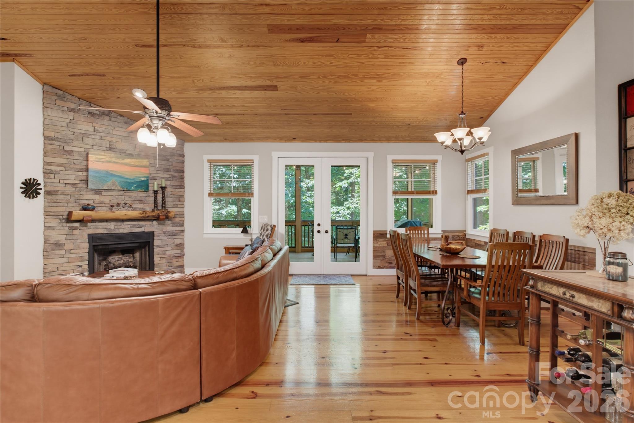 112 Boulder Creek Lane — Tuckasegee