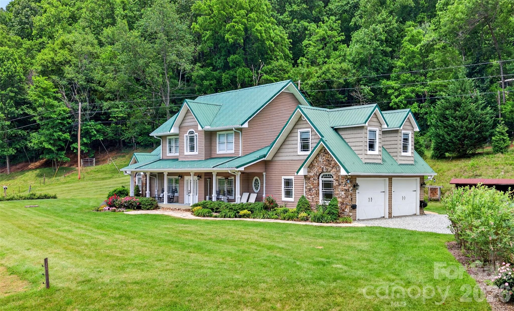 227 Black Bear Cove — Clyde