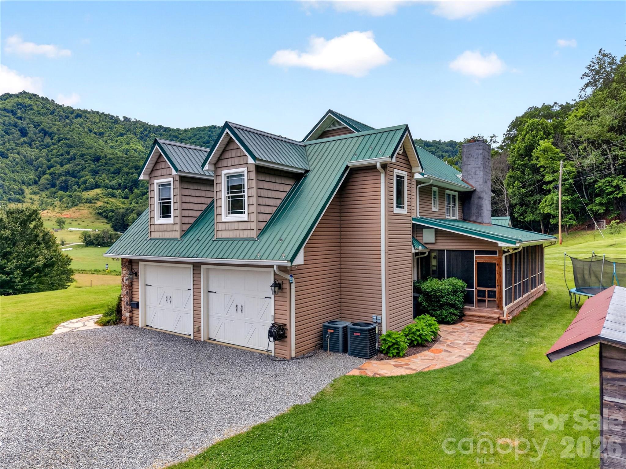 227 Black Bear Cove — Clyde