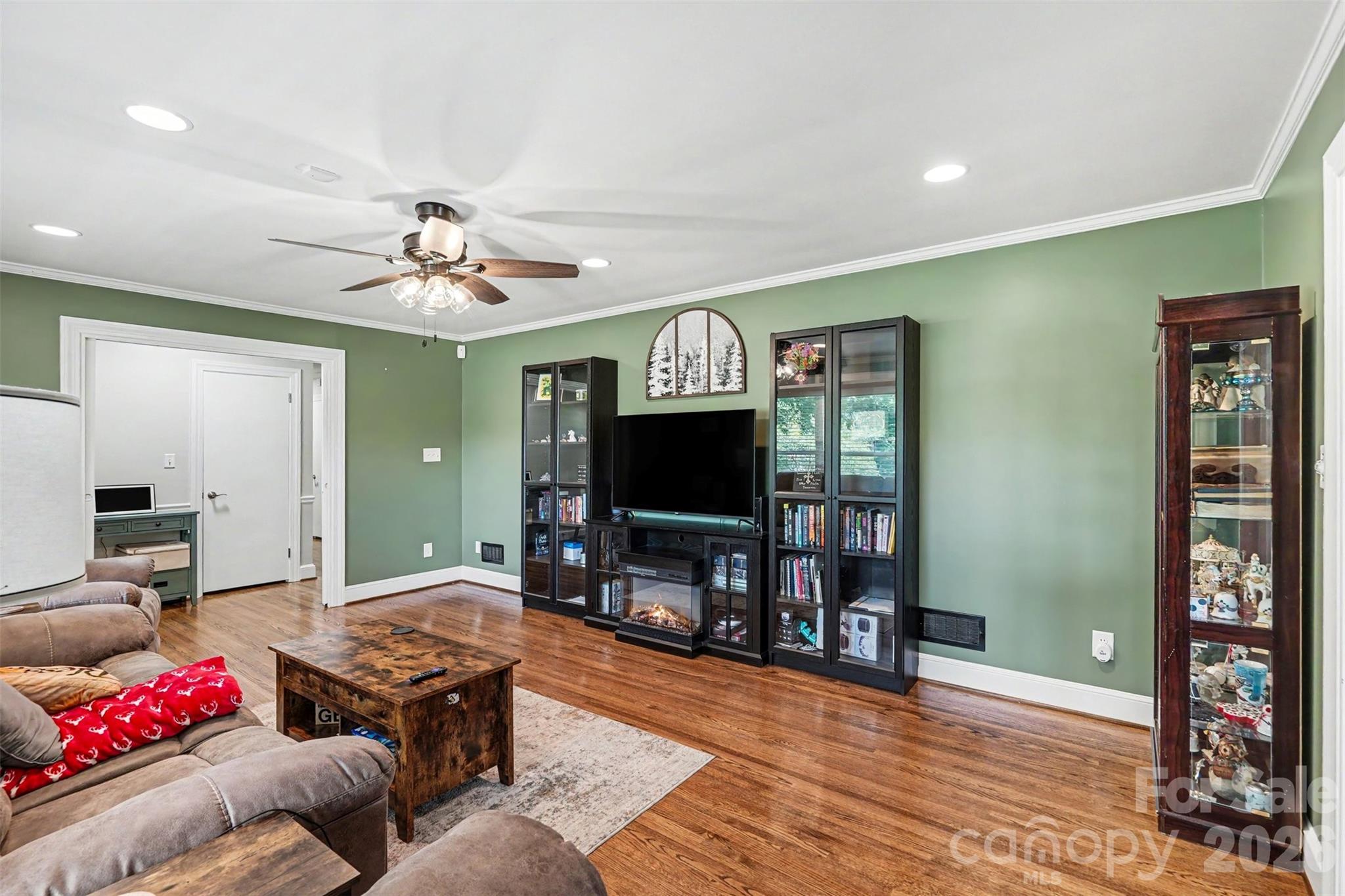 3800 Centergrove Road — Concord
