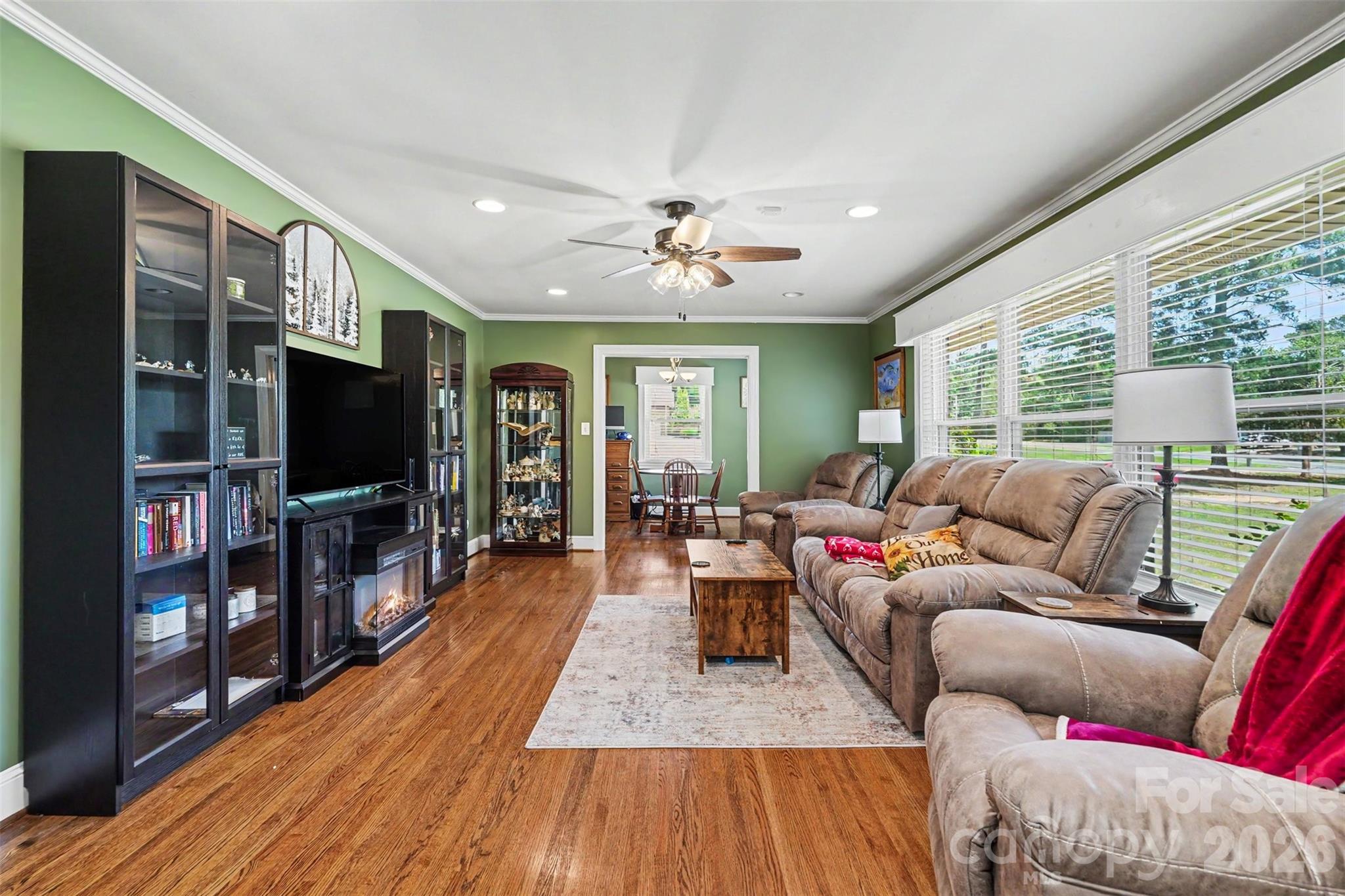 3800 Centergrove Road — Concord