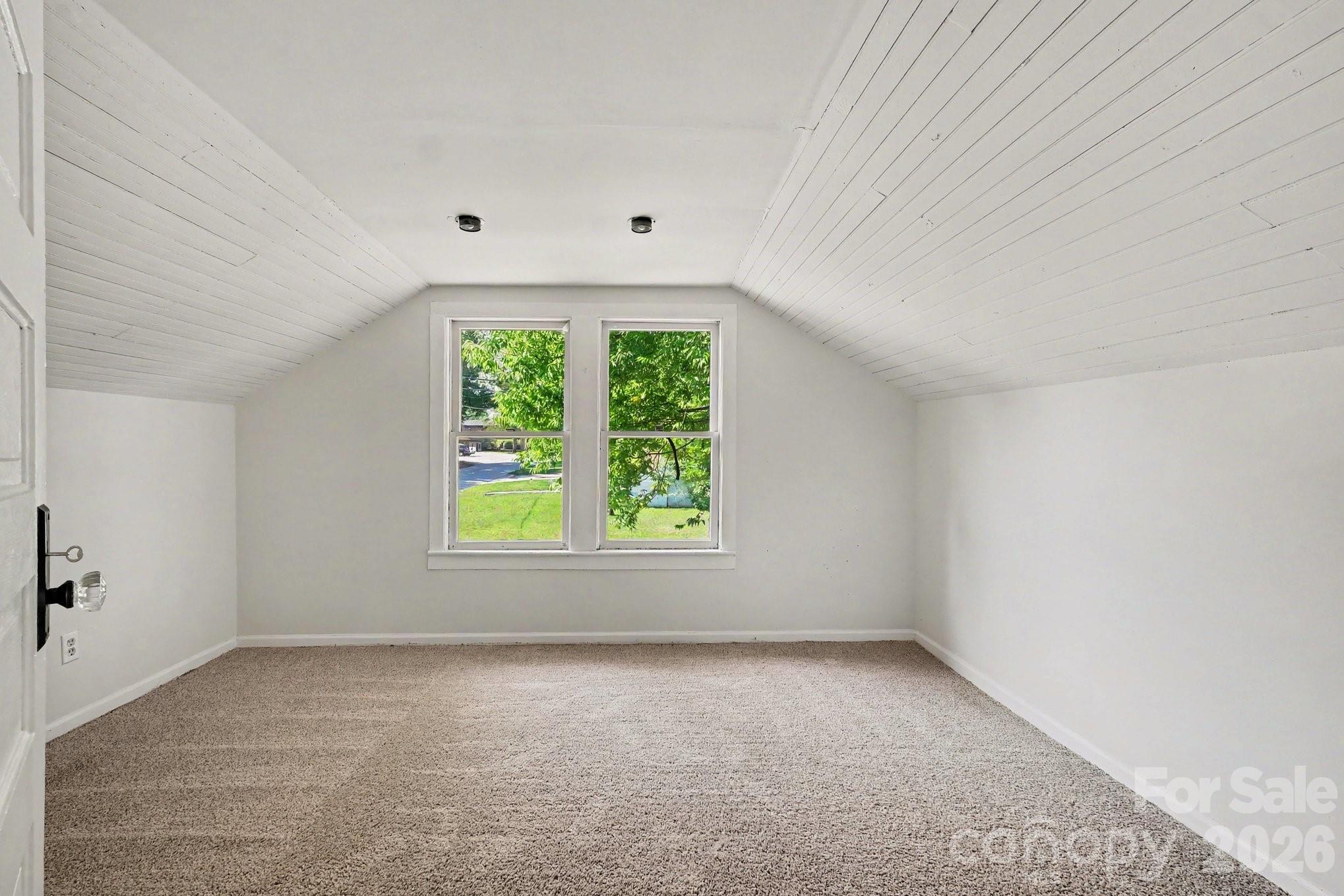 1402 1st Avenue Place NW — Hickory