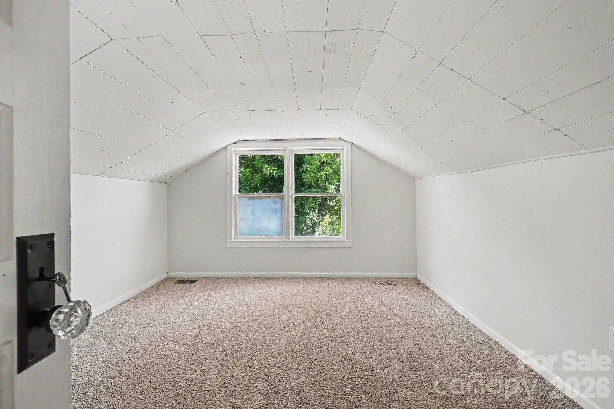 1402 1st Avenue Place NW — Hickory