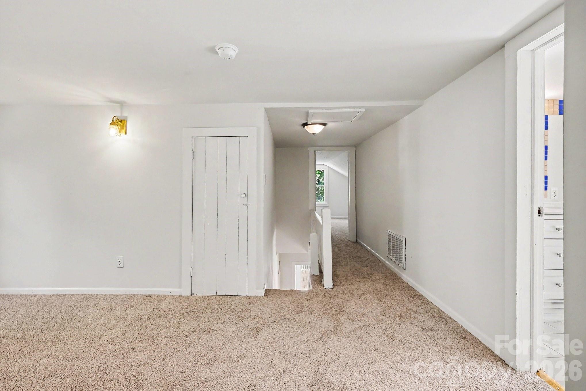 1402 1st Avenue Place NW — Hickory