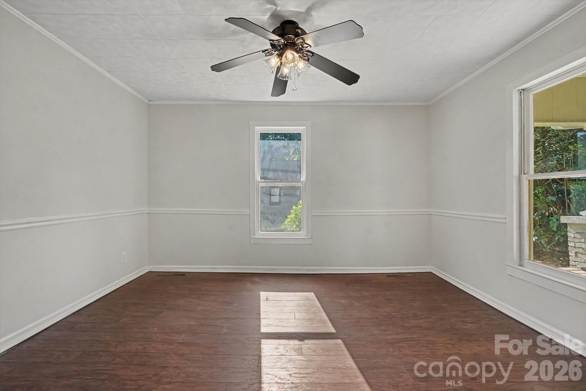 1402 1st Avenue Place NW — Hickory