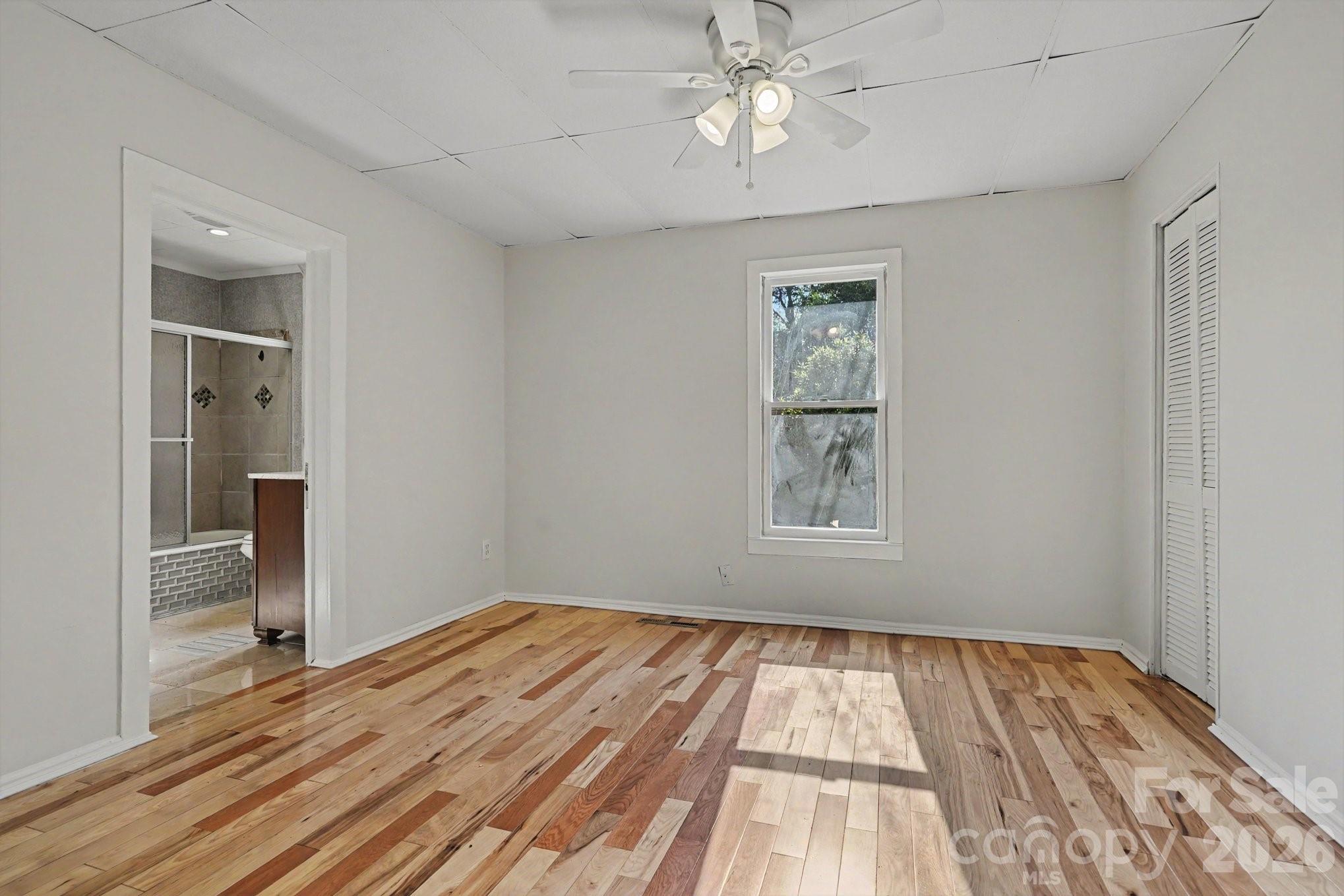 1402 1st Avenue Place NW — Hickory