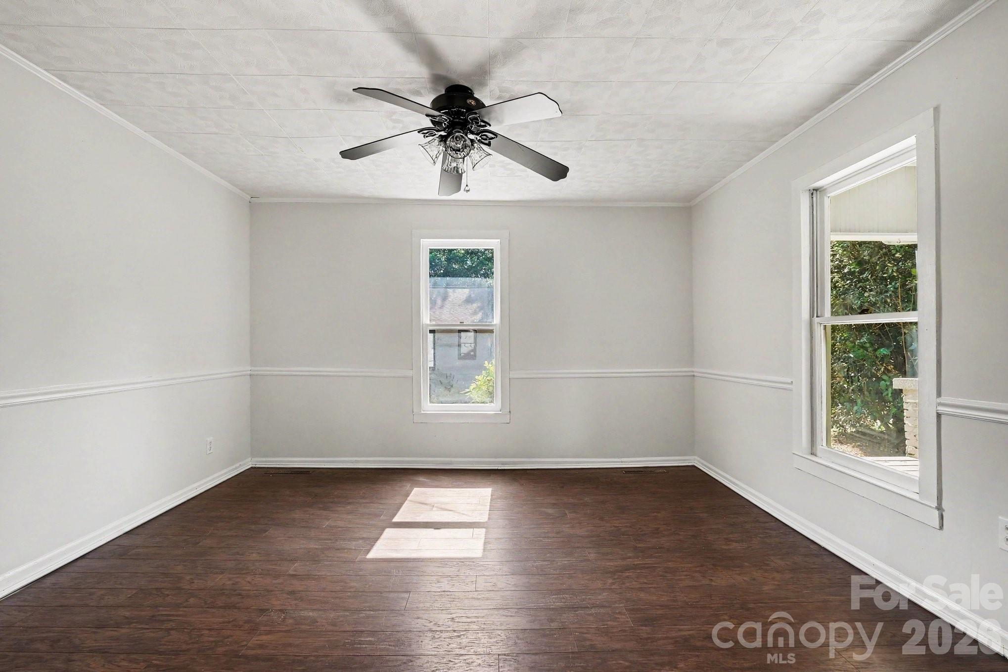 1402 1st Avenue Place NW — Hickory