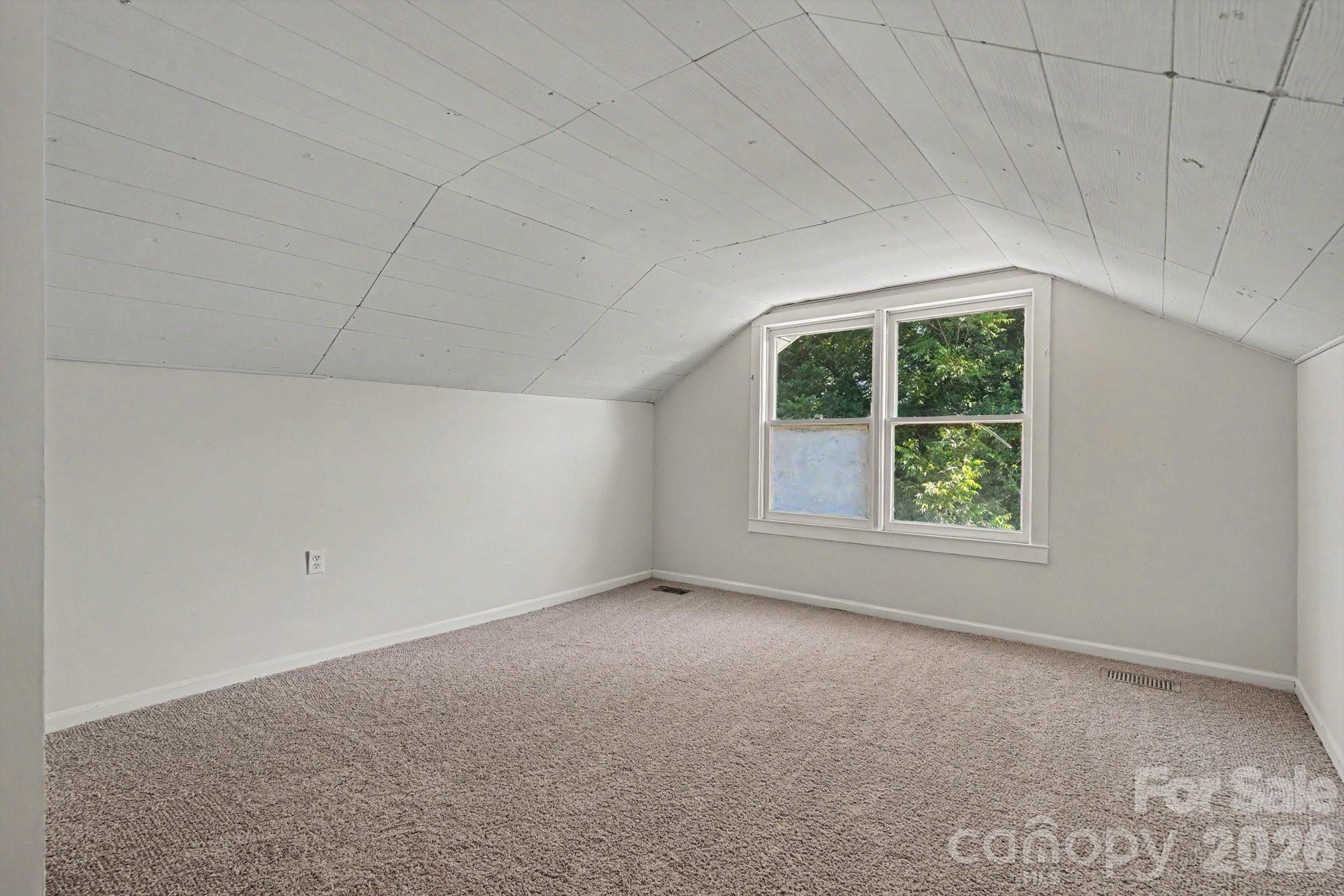1402 1st Avenue Place NW — Hickory