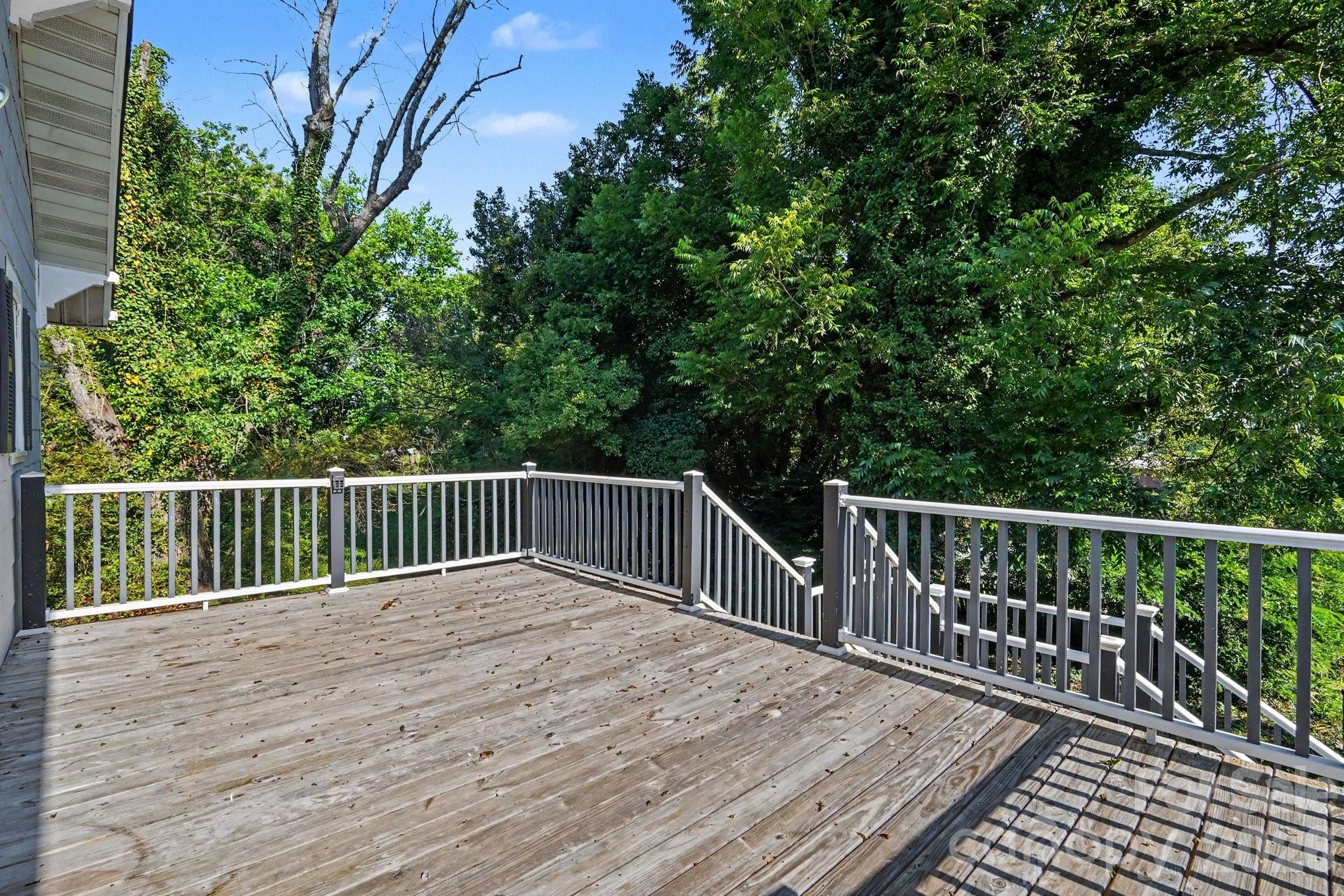 1402 1st Avenue Place NW — Hickory
