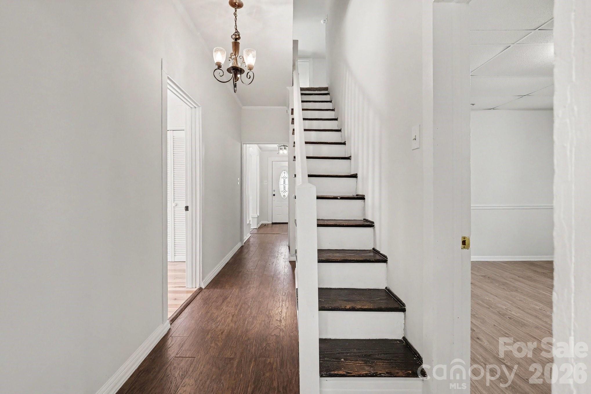 1402 1st Avenue Place NW — Hickory