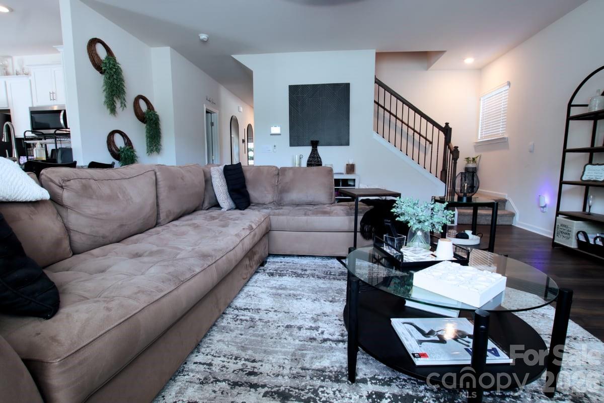 2005 Mariah Glen Court — Charlotte