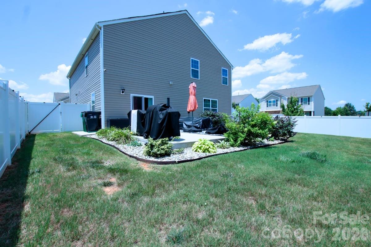 2005 Mariah Glen Court — Charlotte