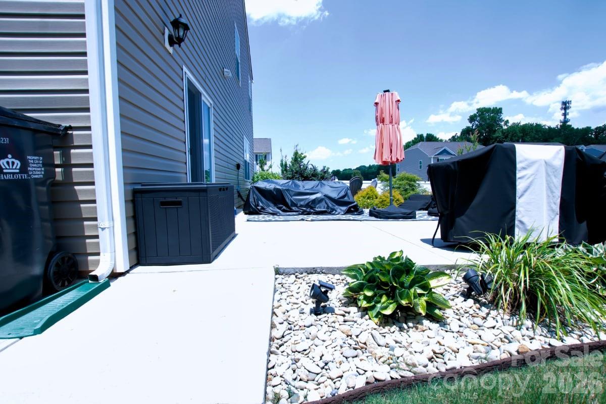 2005 Mariah Glen Court — Charlotte
