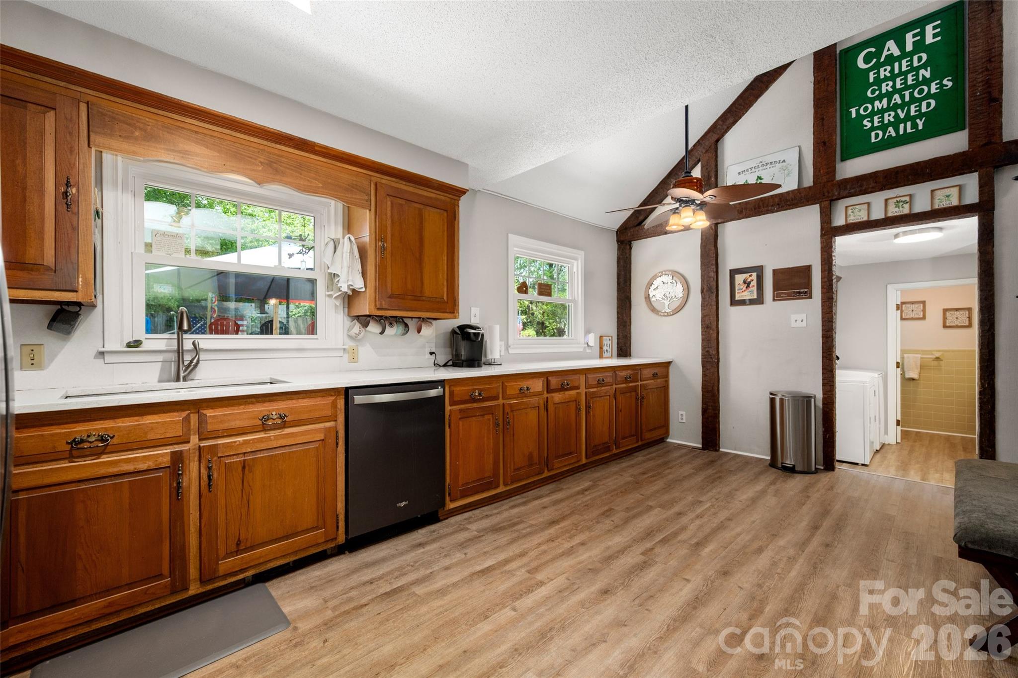 1929 Havenwood Drive — Lancaster
