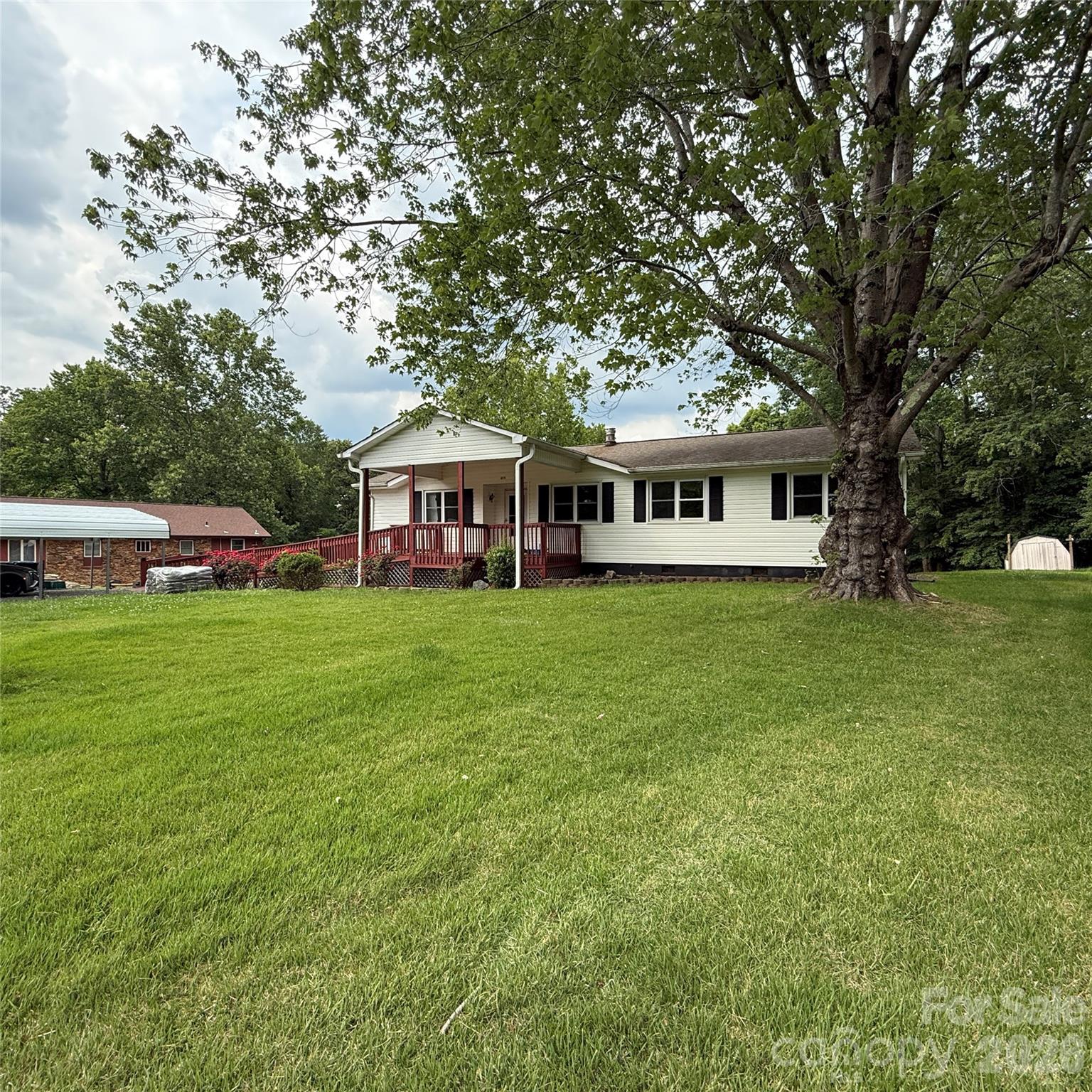 210 Bleynat Street NE — Valdese