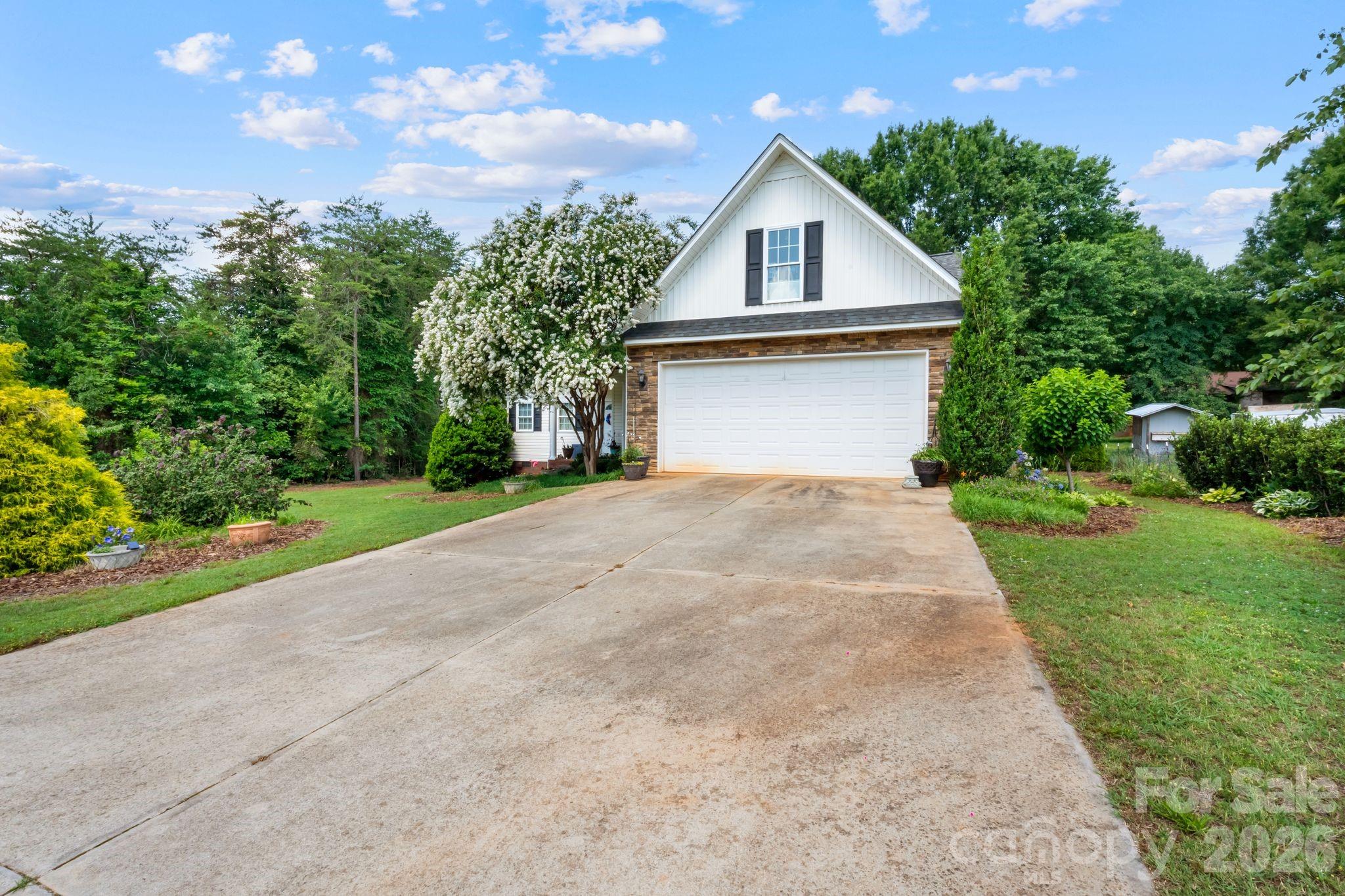 1621 Herbie Circle — Newton