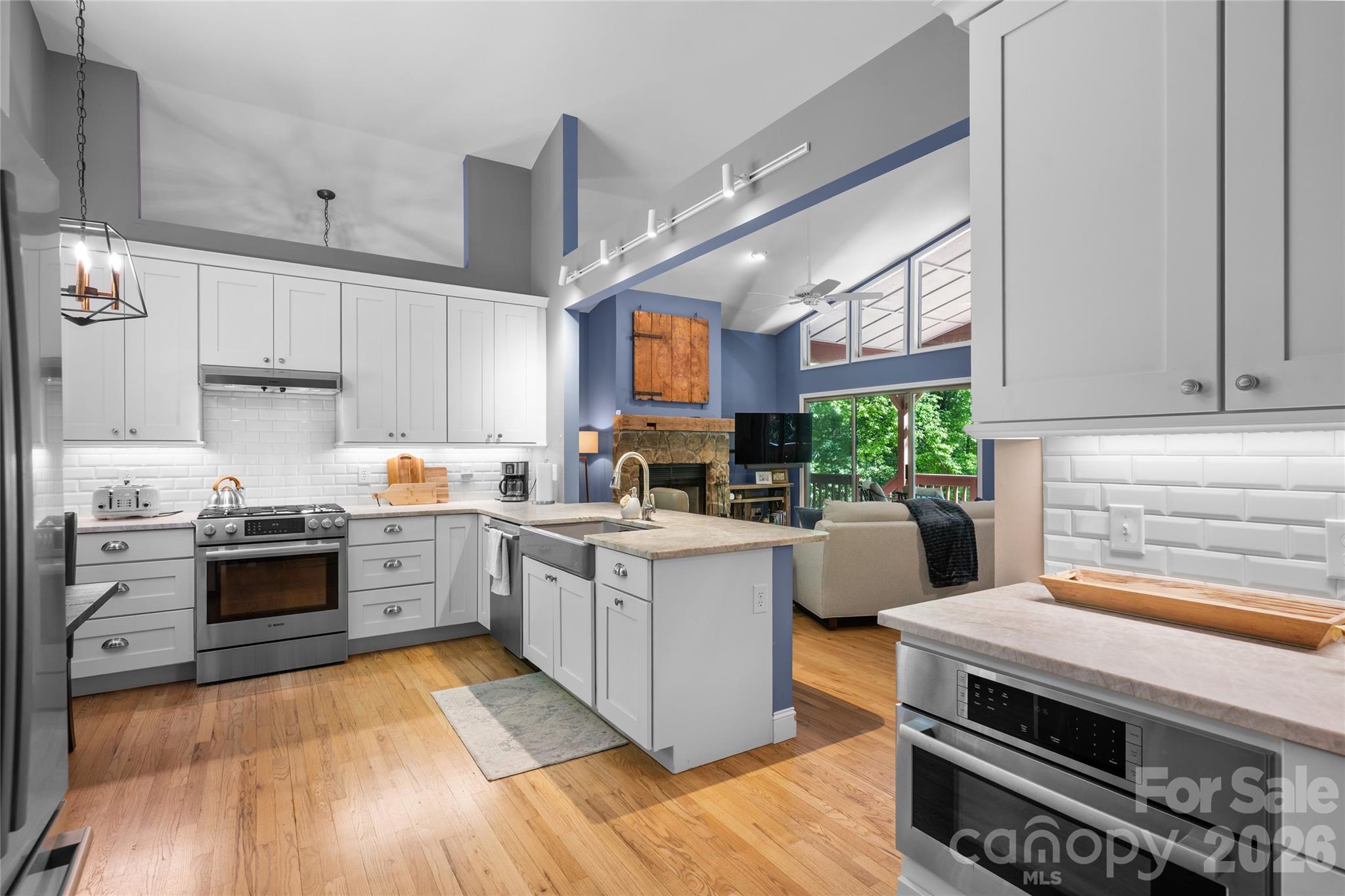 522 Toxaway Court — Lake Toxaway