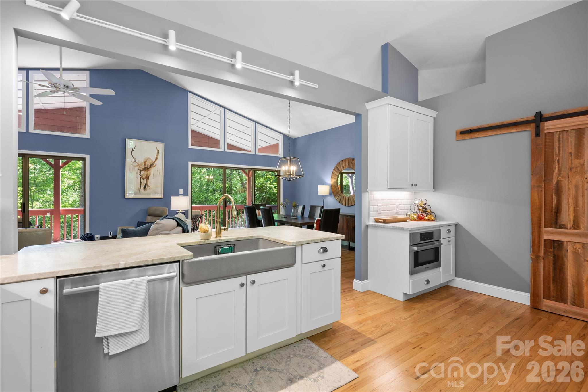 522 Toxaway Court — Lake Toxaway