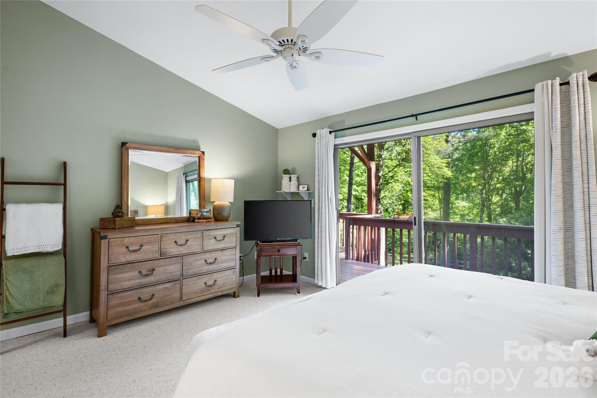 522 Toxaway Court — Lake Toxaway