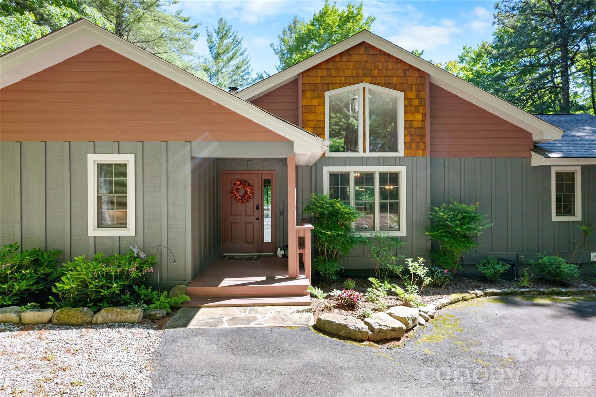 522 Toxaway Court — Lake Toxaway