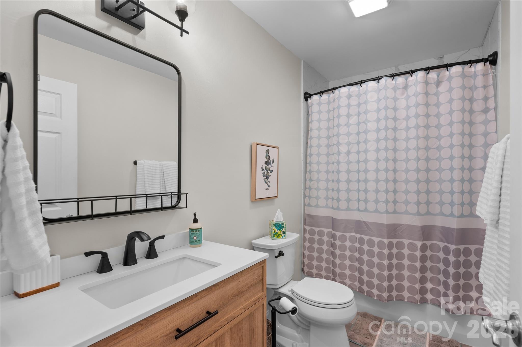 522 Toxaway Court — Lake Toxaway