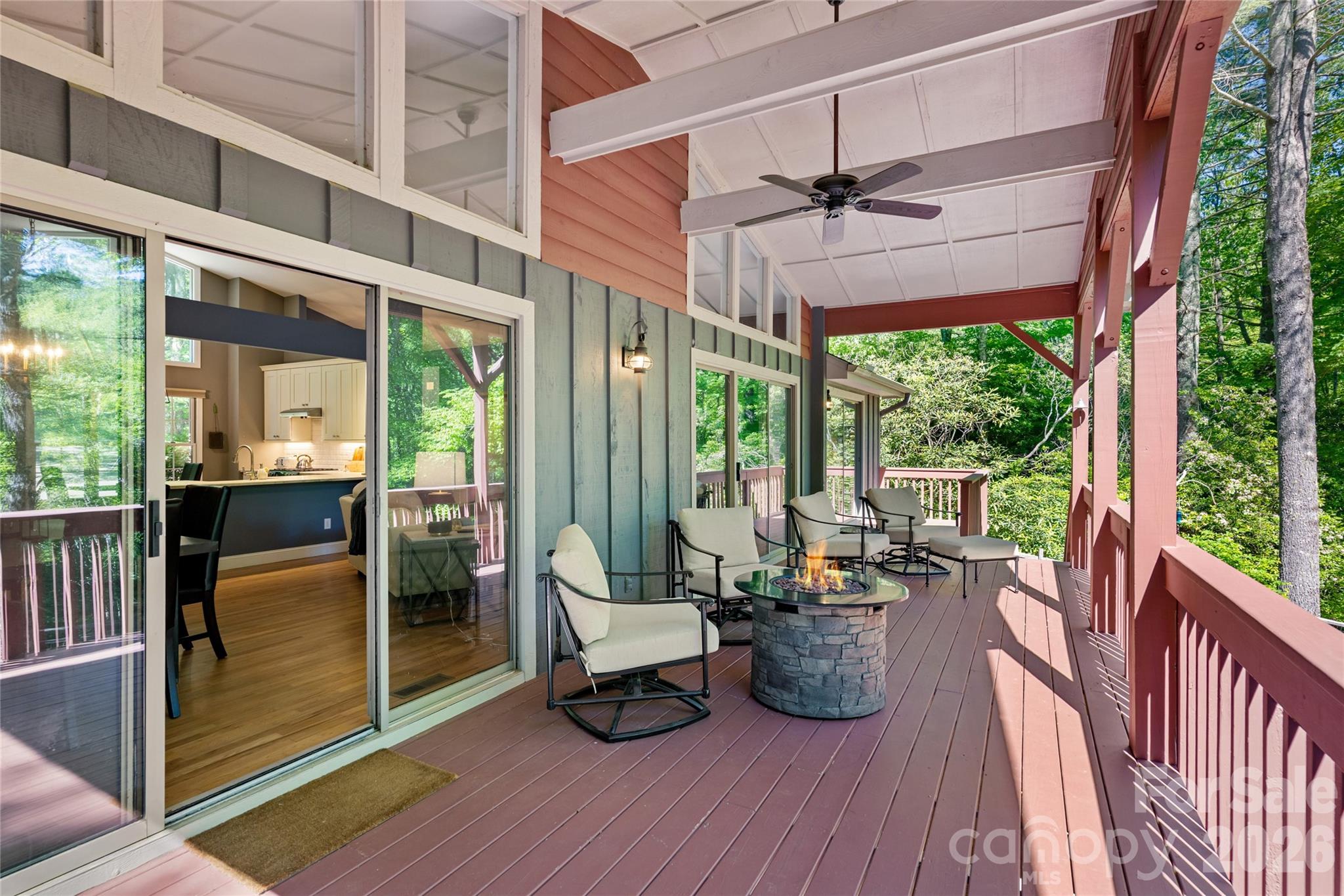 522 Toxaway Court — Lake Toxaway