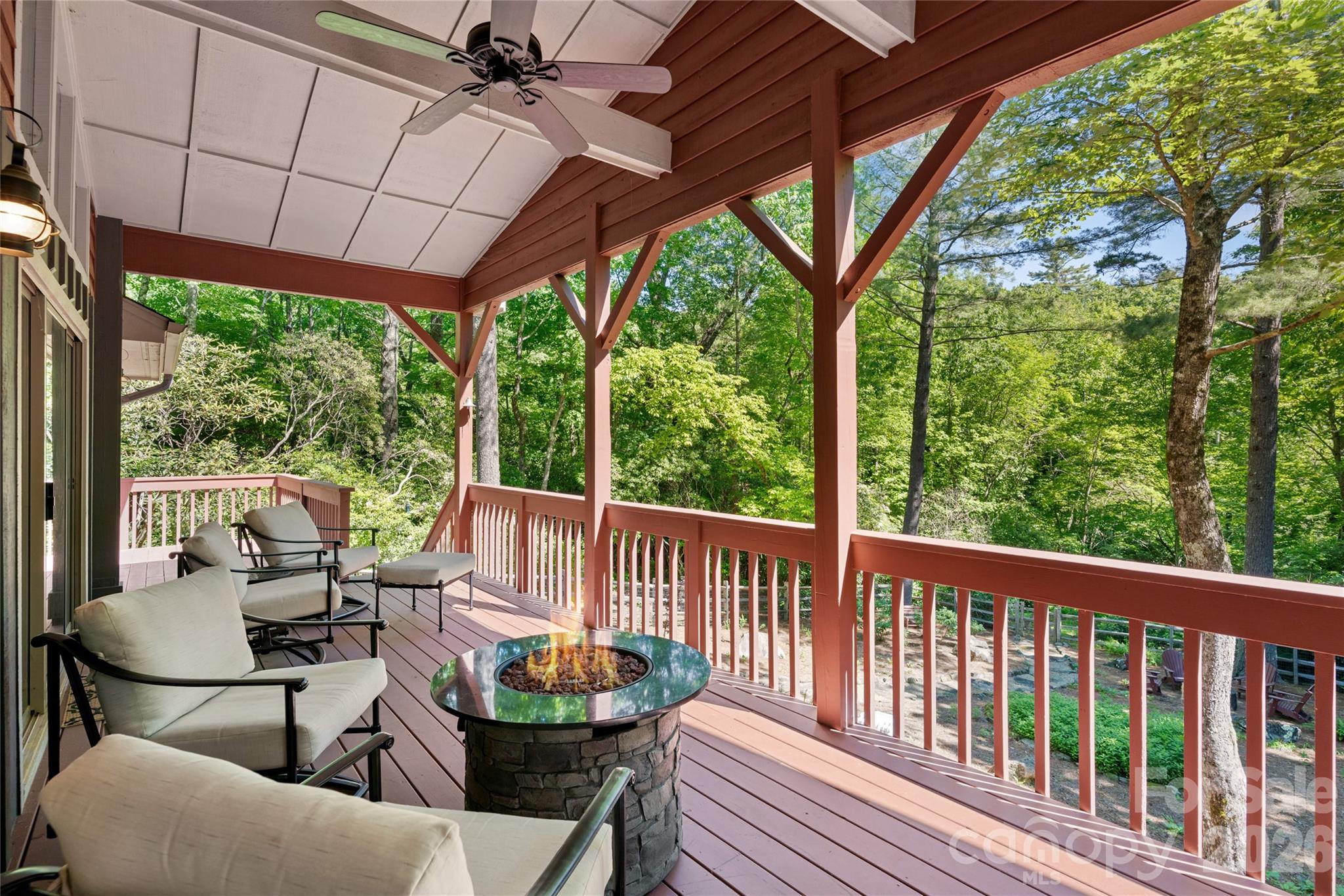 522 Toxaway Court — Lake Toxaway