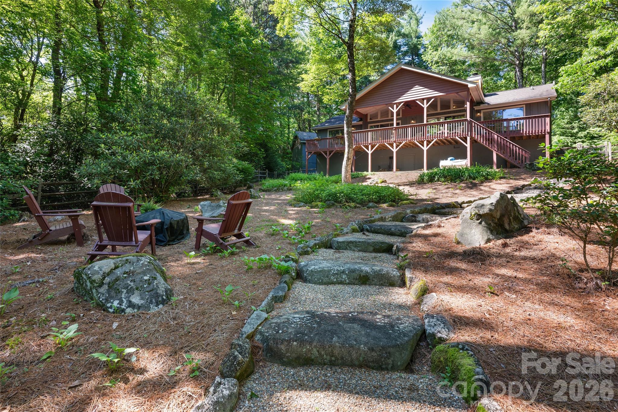 522 Toxaway Court — Lake Toxaway