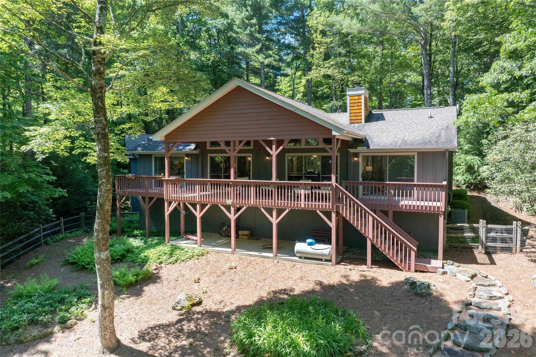 522 Toxaway Court — Lake Toxaway