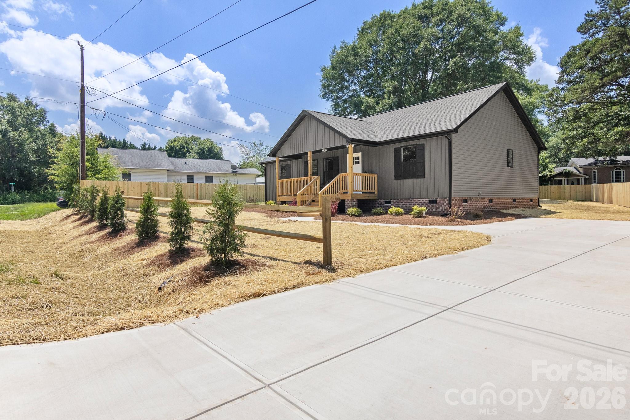 741 Guinn Street — Clover