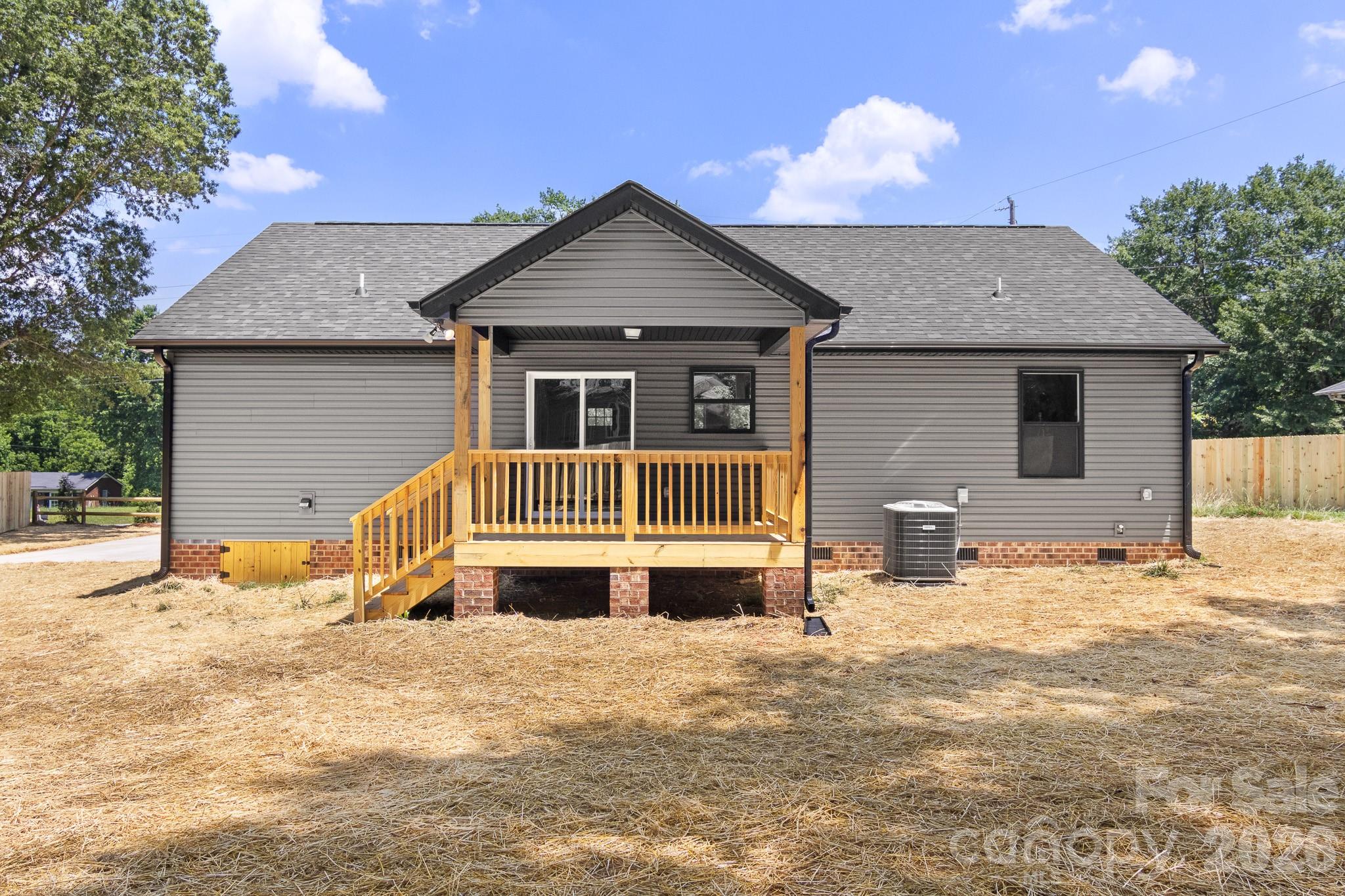 741 Guinn Street — Clover