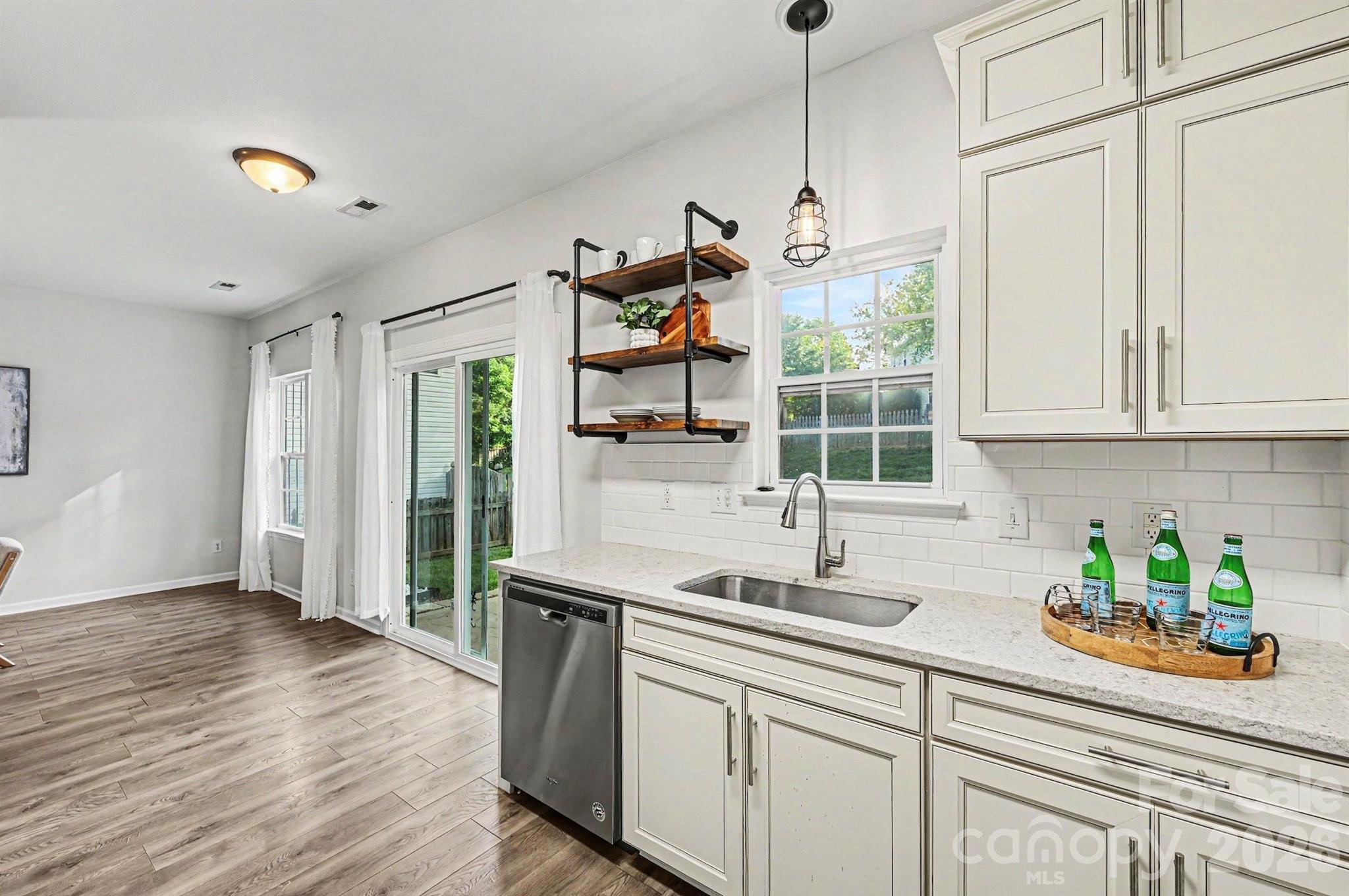 9902 Highlands Crossing Drive — Charlotte