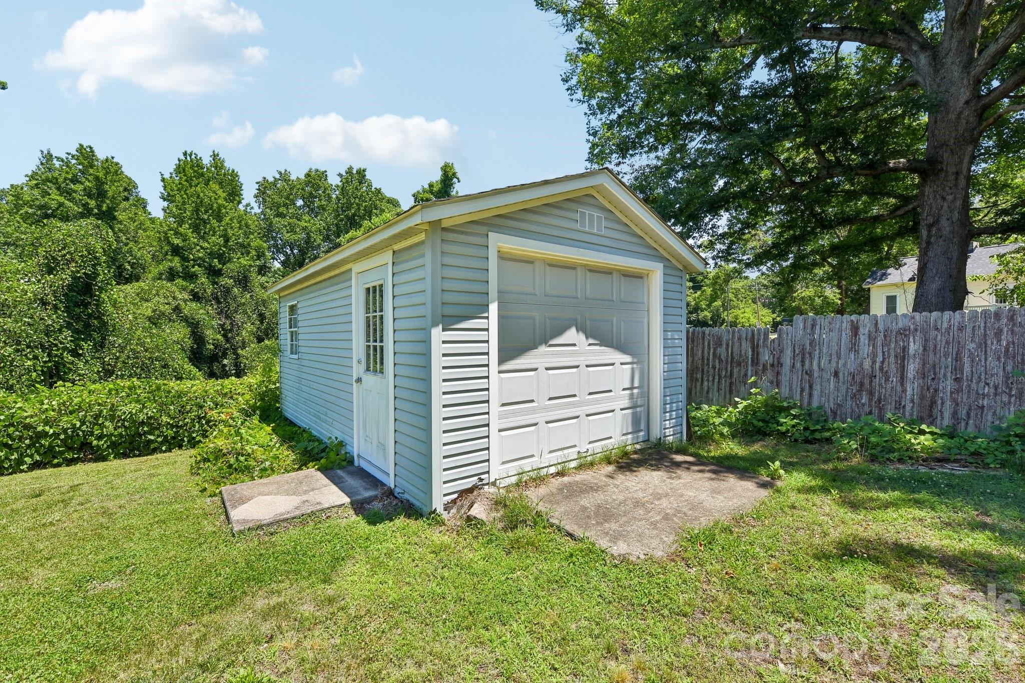315 Caldwell Avenue — Mooresville