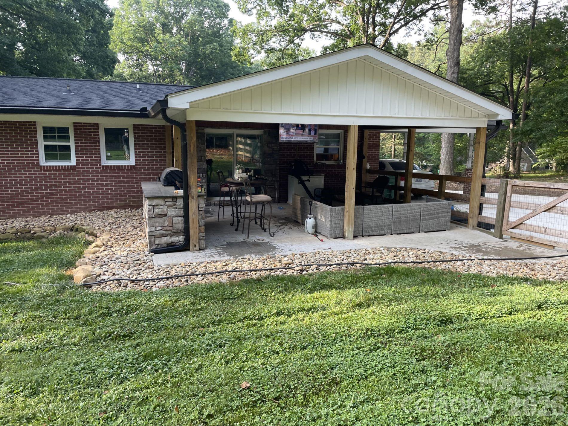 514 Crestview Drive — Albemarle