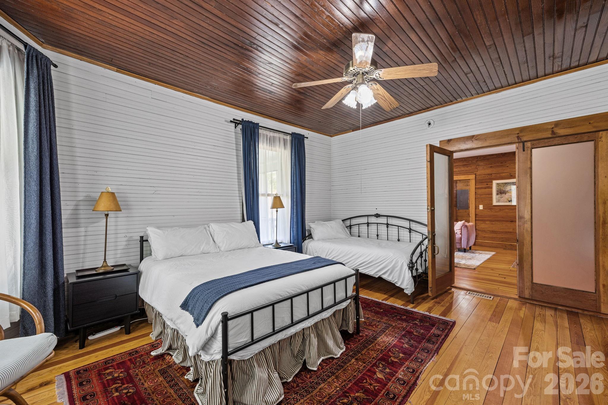 615 Rose Hill Road — Asheville