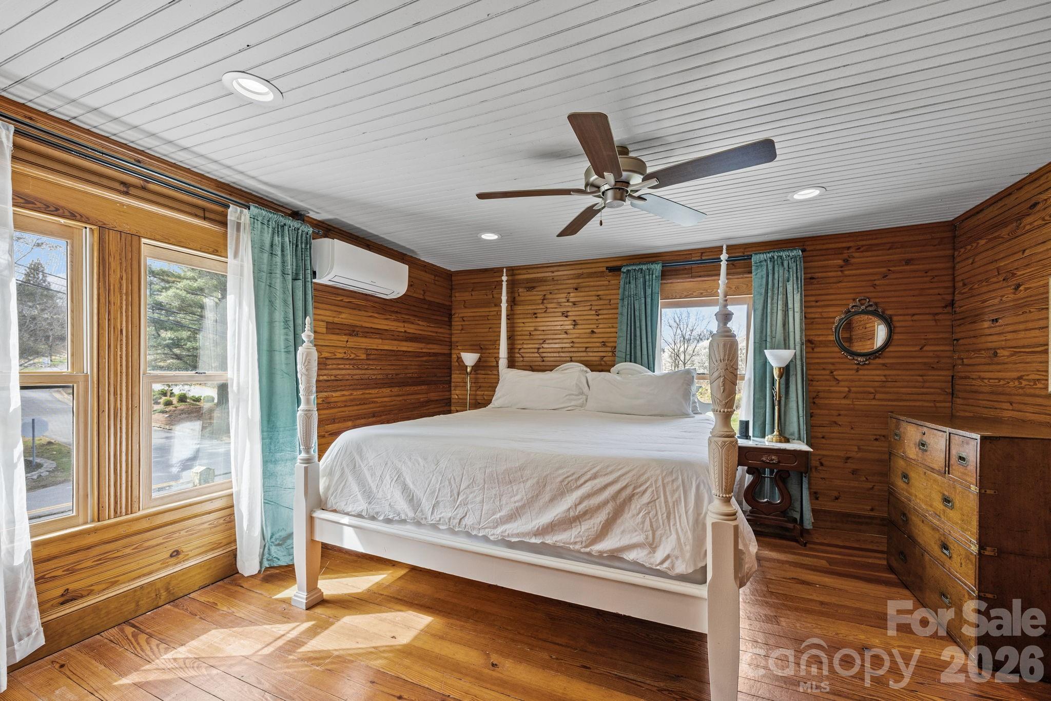615 Rose Hill Road — Asheville