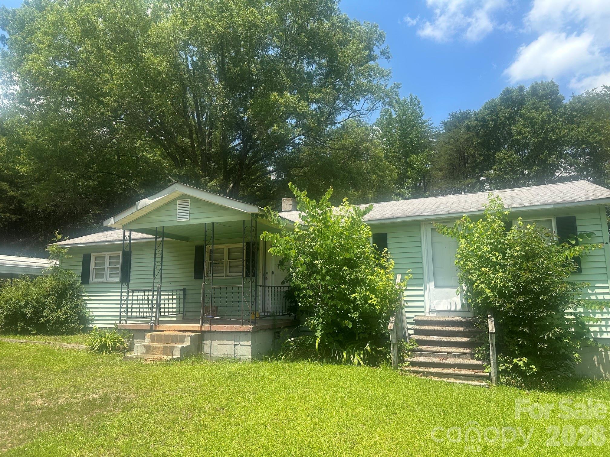 488 Waddell Lane — Clover