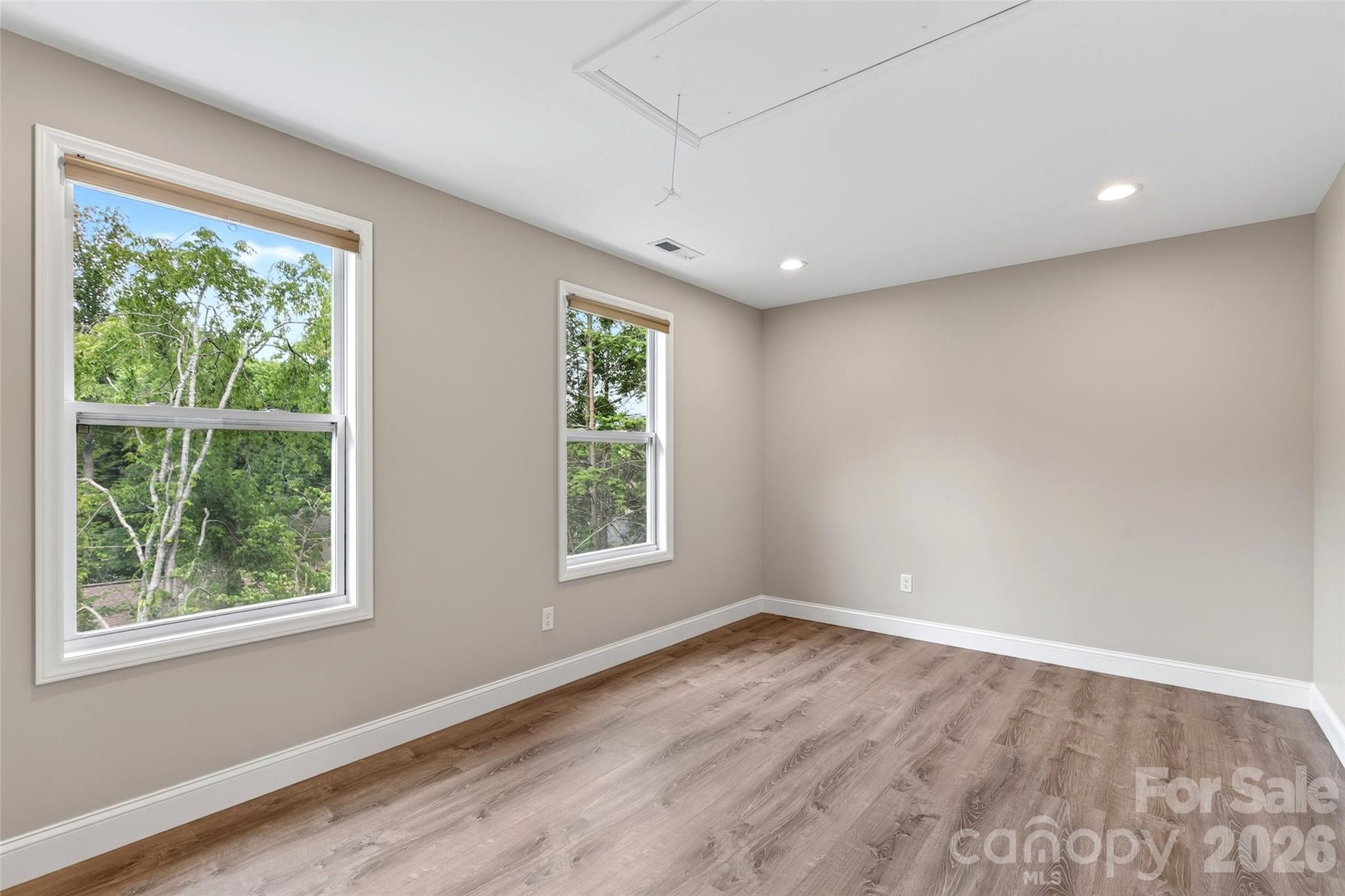 88 Walker Street — Black Mountain