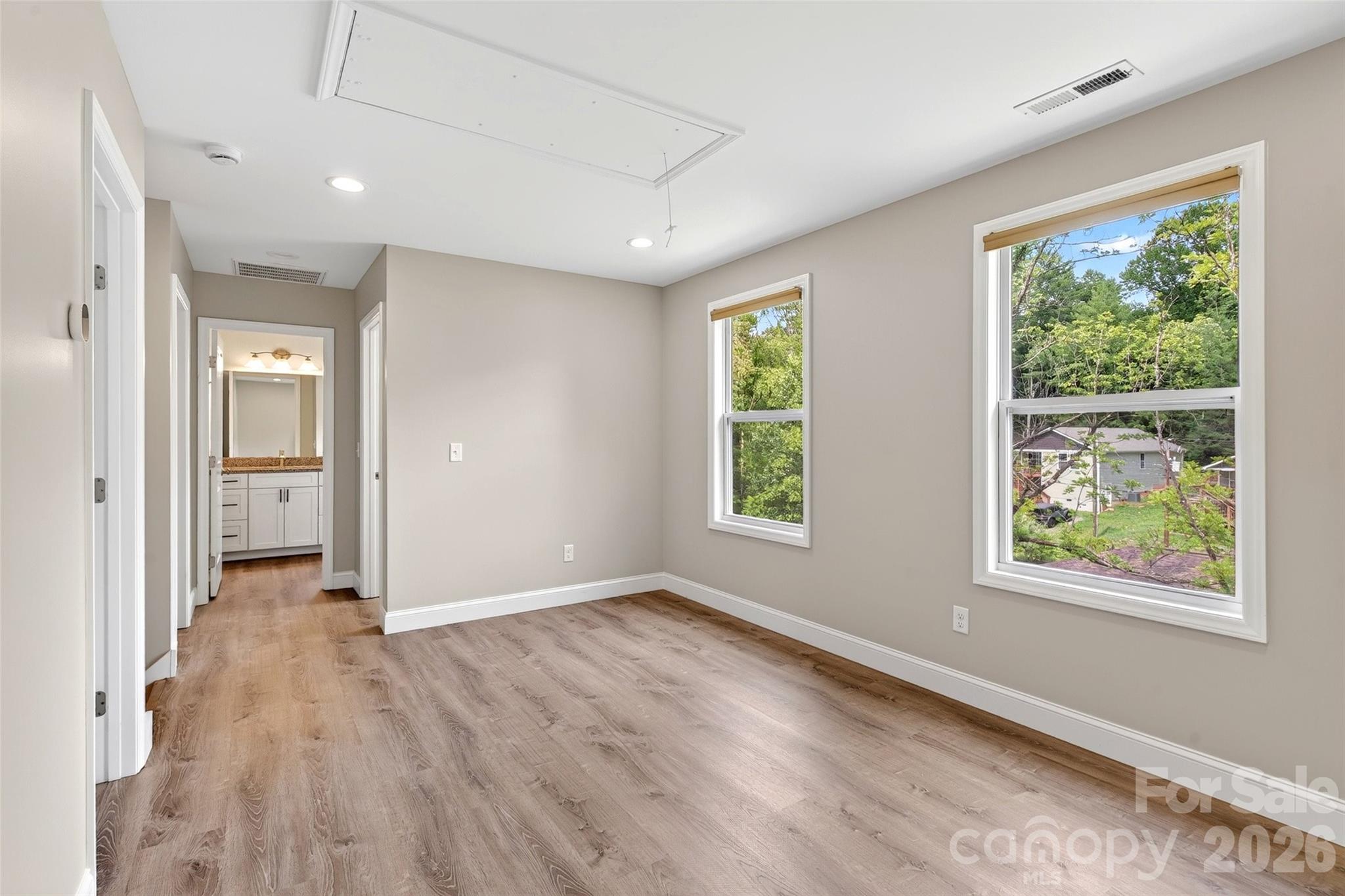 88 Walker Street — Black Mountain