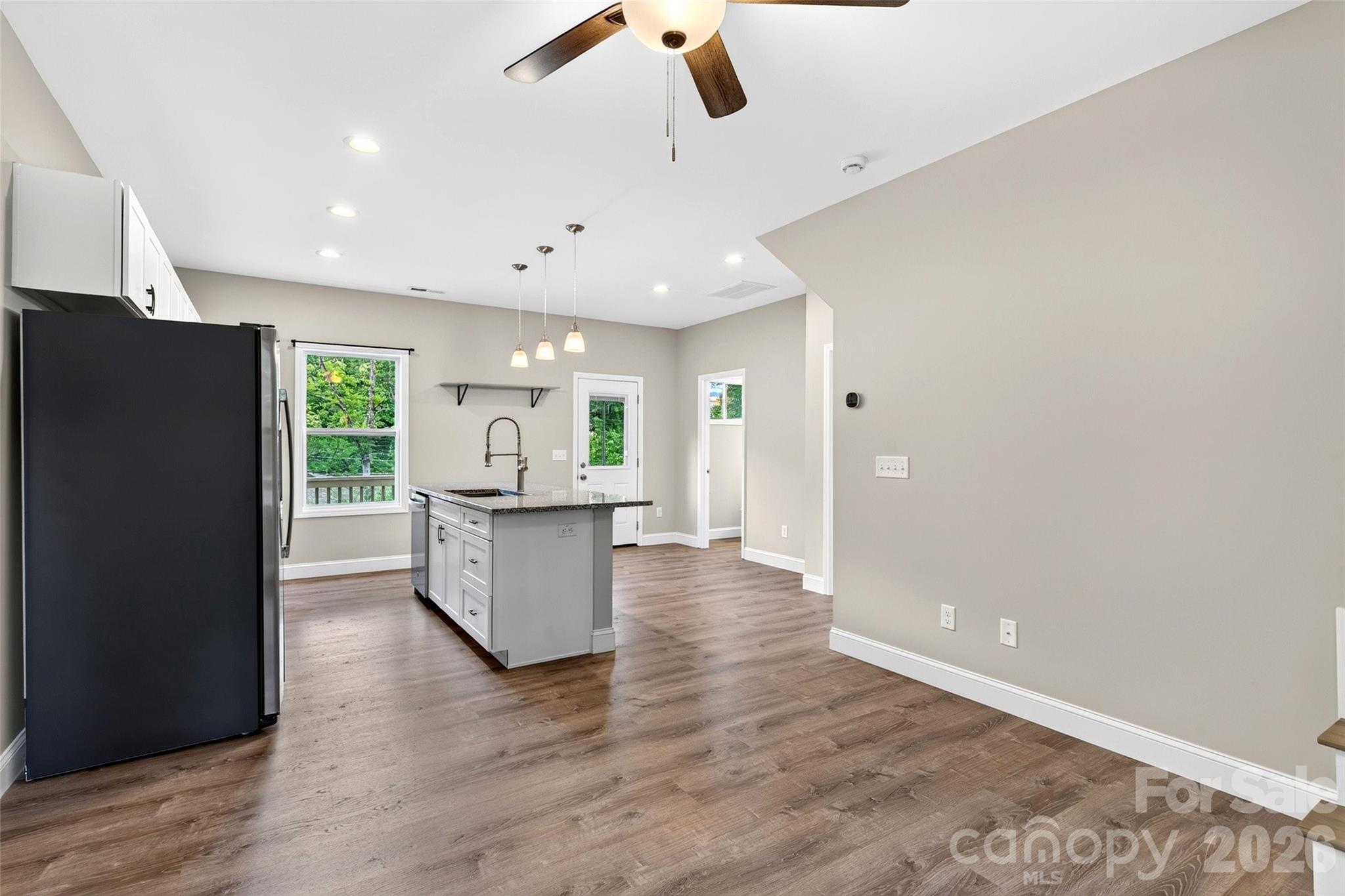 88 Walker Street — Black Mountain