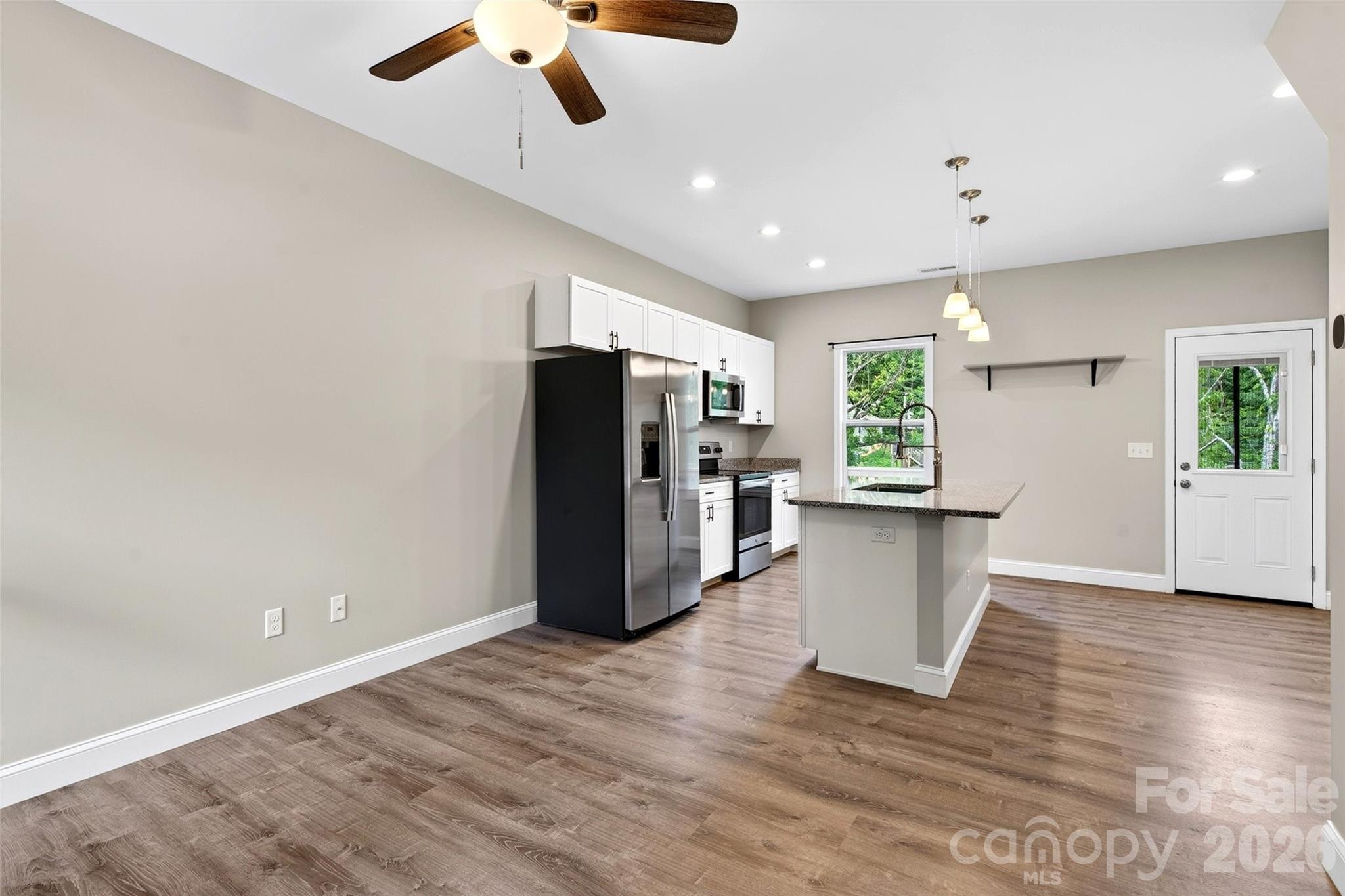 88 Walker Street — Black Mountain